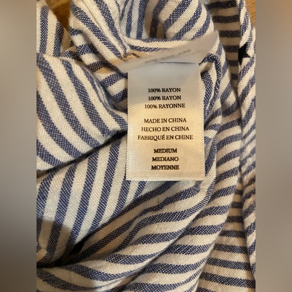 Rails Taylor Button Down ⭐️ - Picture 6 of 7